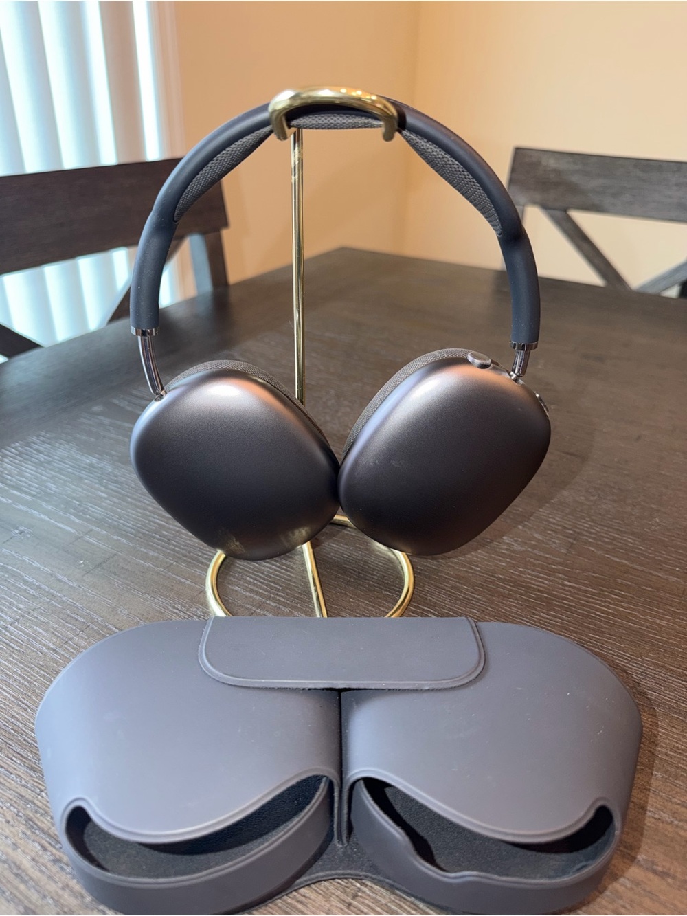 Apple AirPods Max - Space Gray Over-Ear Headphones